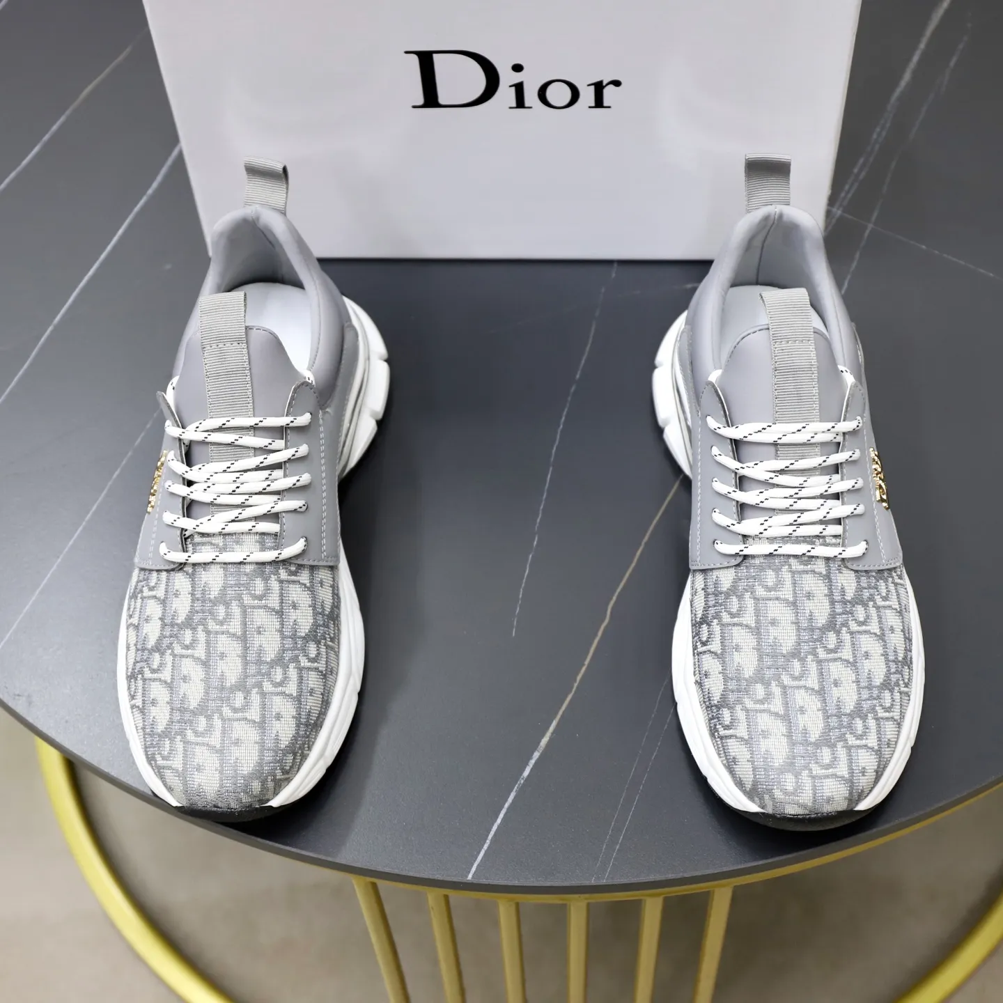 Men's shoes: 440💰🙅‍♂️🙅‍♂️🙅‍♂️ Brand: Dior DIOR Standard code: 38-44 (45 customized) Grade: Same as the official website Material: Original cowhide material spliced with brand cloth Comfortable and breathable lining Lightweight and wear-resistant sports outsole Style category: Men's fashionable casual shoes Running sports shoes Distinguished luxury brand elements Top luxury color: actual picture color